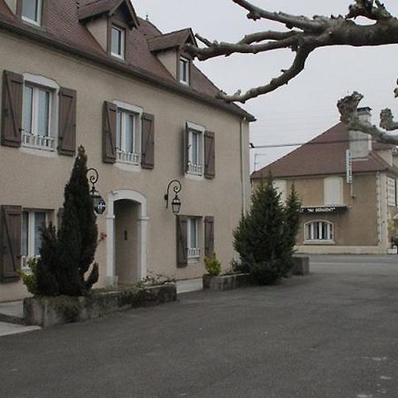 Hotel Peret Denguin Extérieur photo