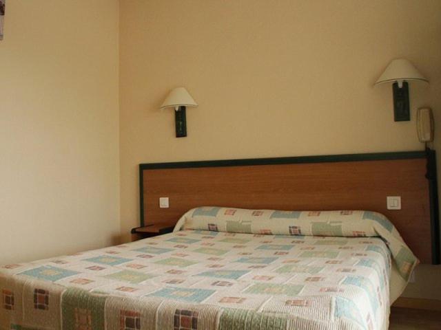Hotel Peret Denguin Chambre photo